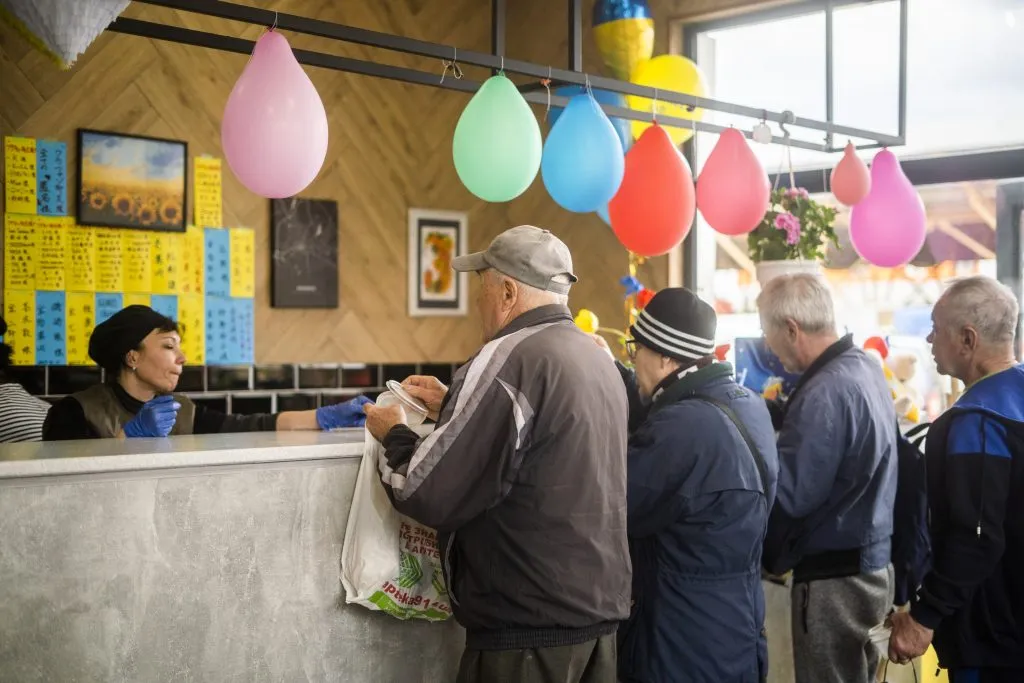 Щодня до FuMi Caffe приходять сотні людей. Фото: Катерина Переверзева