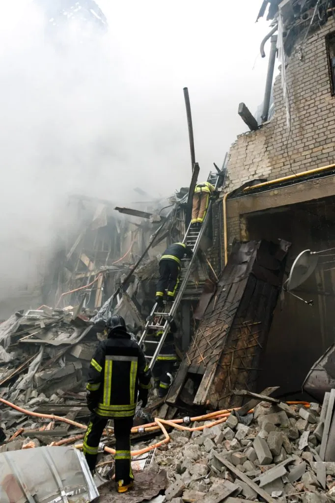 Демонтують будинки