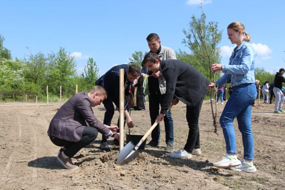 Парк Нескорених на честь закатованих мешканців Ізюма