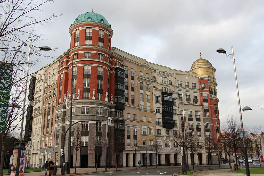 Житловий будинок за проєктом Роба Крієра