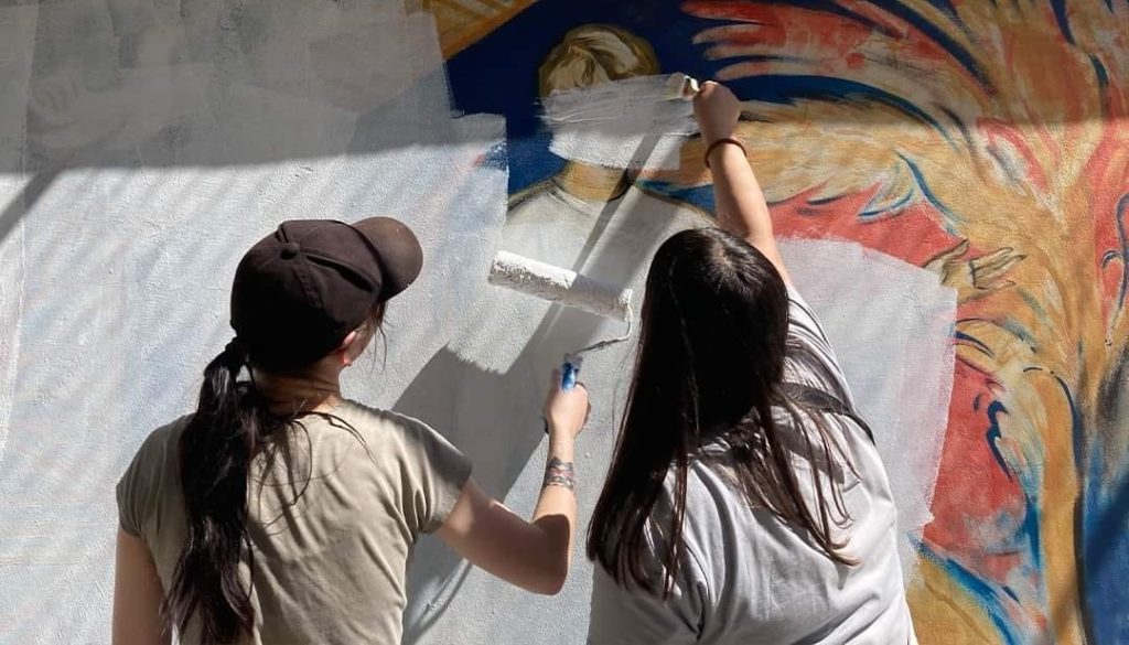 Зафарбовування стінопису організувала деколонізаторка Мила Денчик