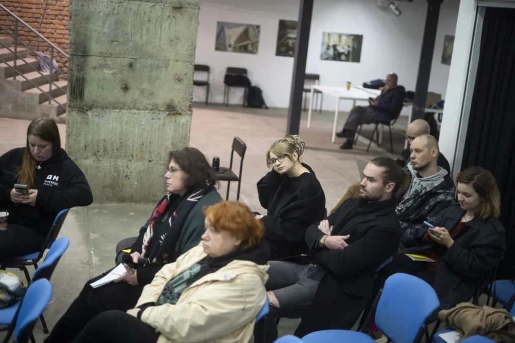 Учасники презентації «Маніфесту сталого миру» у Харківському ЄрміловЦентрі