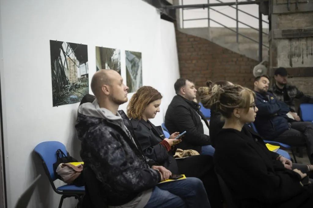 Авдиторія на презентації «Маніфесту сталого миру» у Харківському ЄрміловЦентрі