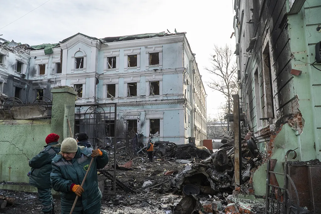 Руйнування у центрі Харкова на вулиці Пушкінська після російського обстрілу 23 січня. Фото: Катерина Переверзева