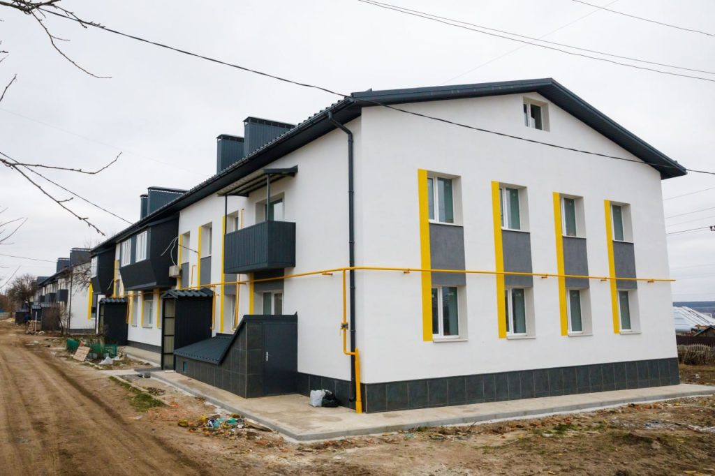 Відновлення багатоповерхових будинків у Дергачівській громаді завершують