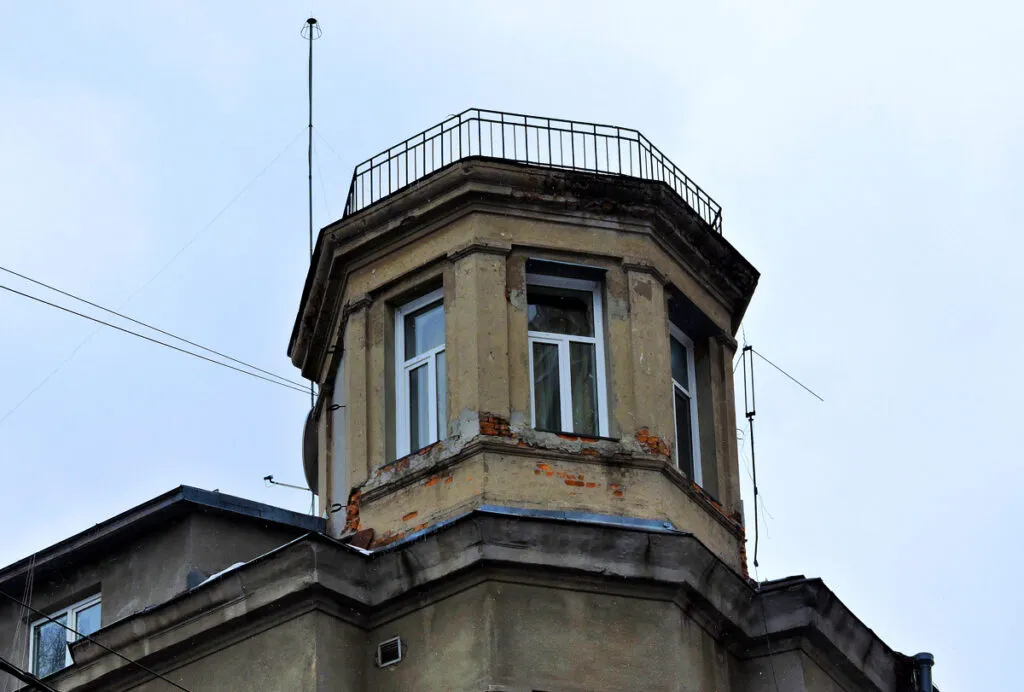 Будинок на розі вулиць Культури та Самокіша