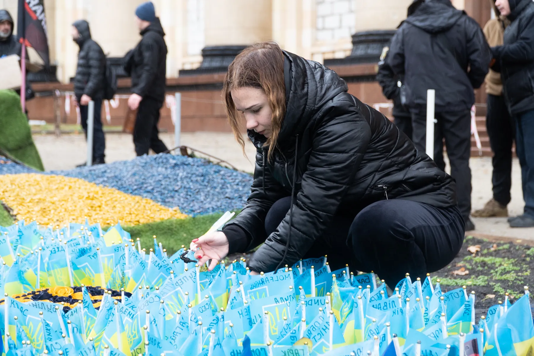 військові