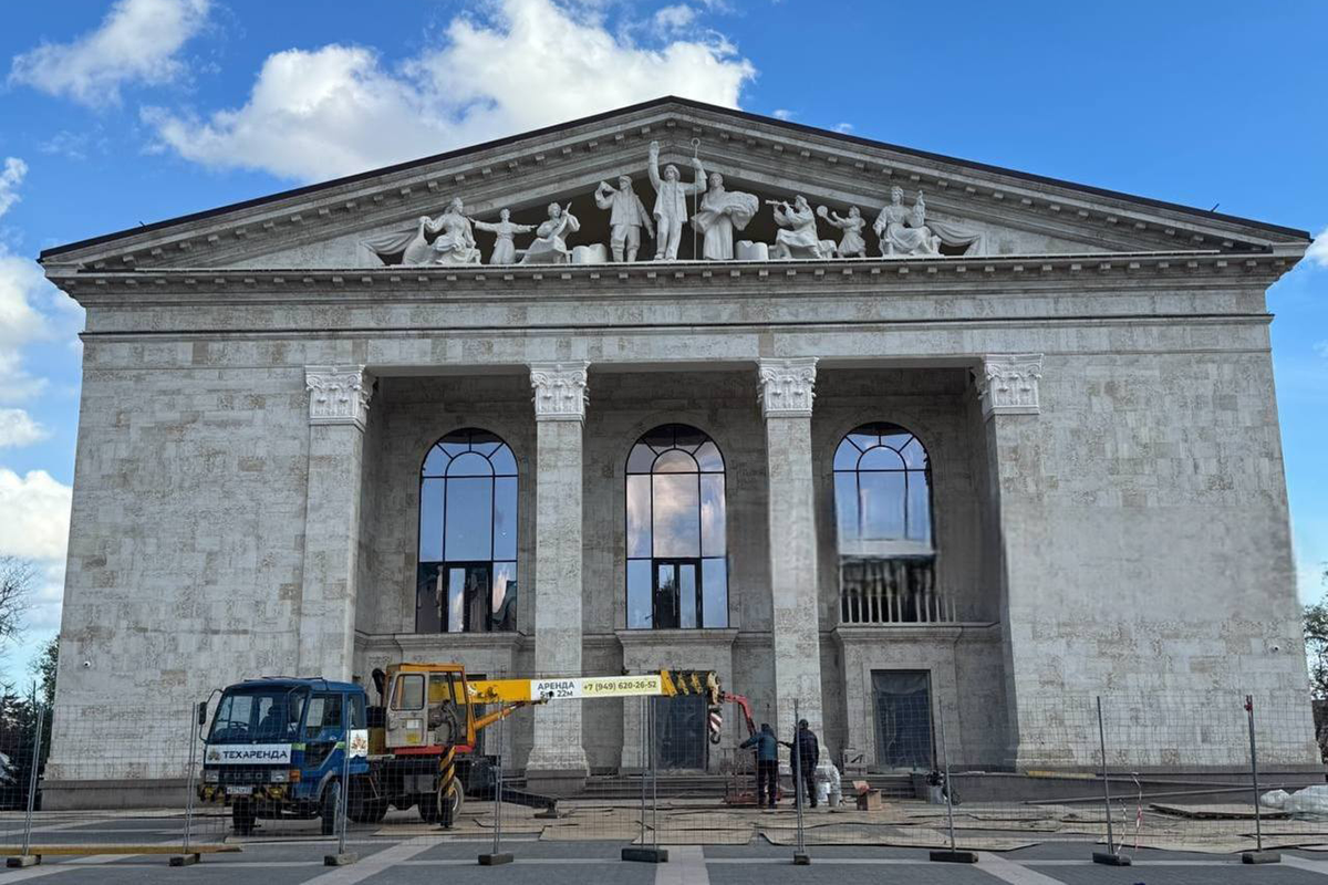 драмтеатр маріуполь фото