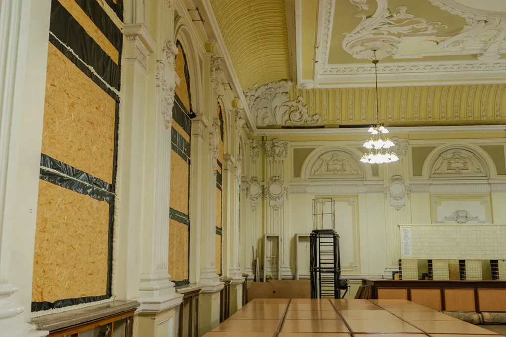 як заклеїти вікна війна