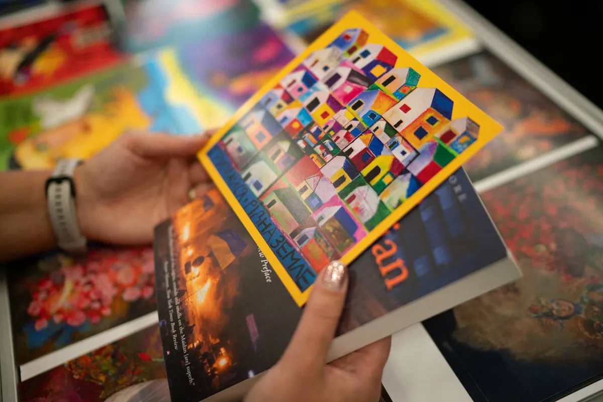 Дитячі малюнки харківської студії Aza Nizi Maza на виставці в Канаді