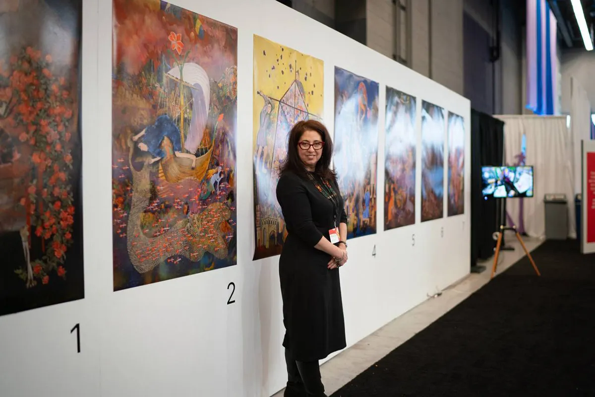 Історикиня Марсі Шор відвідала виставку дитячих робіт з Харкова в Канаді