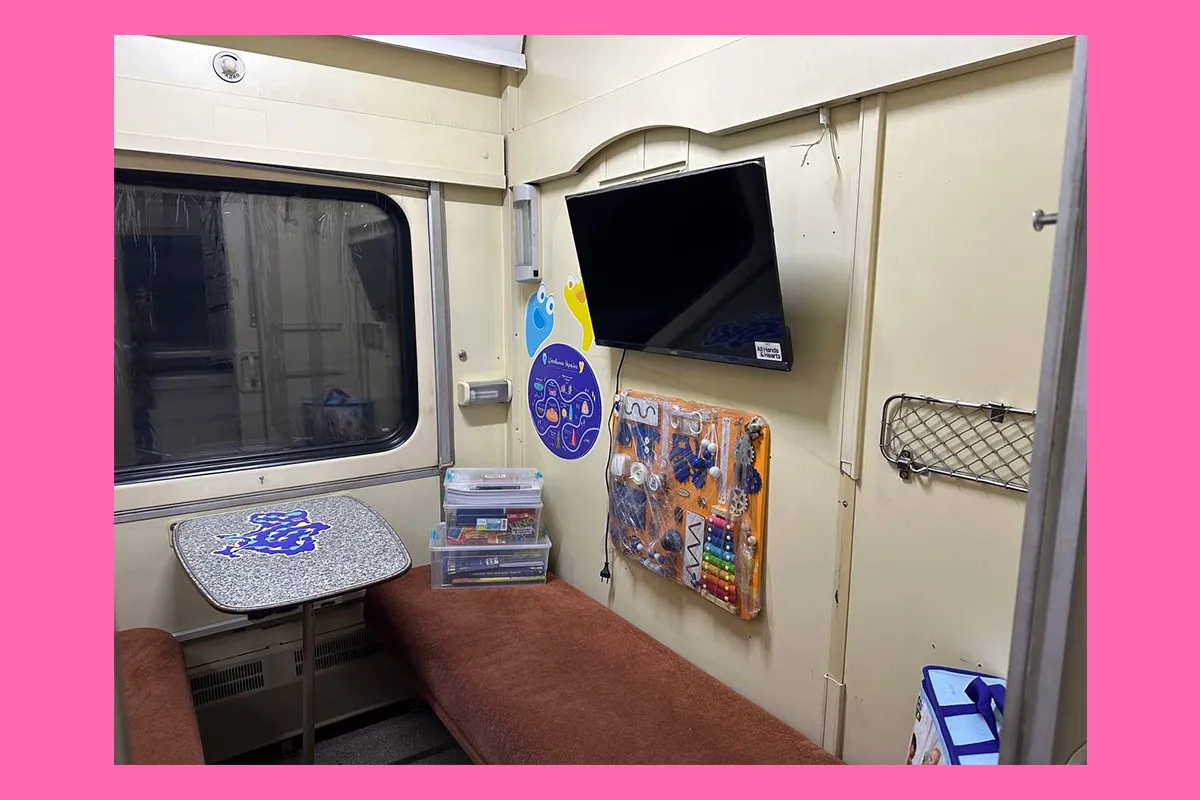 вагони незламності укрзалізниця