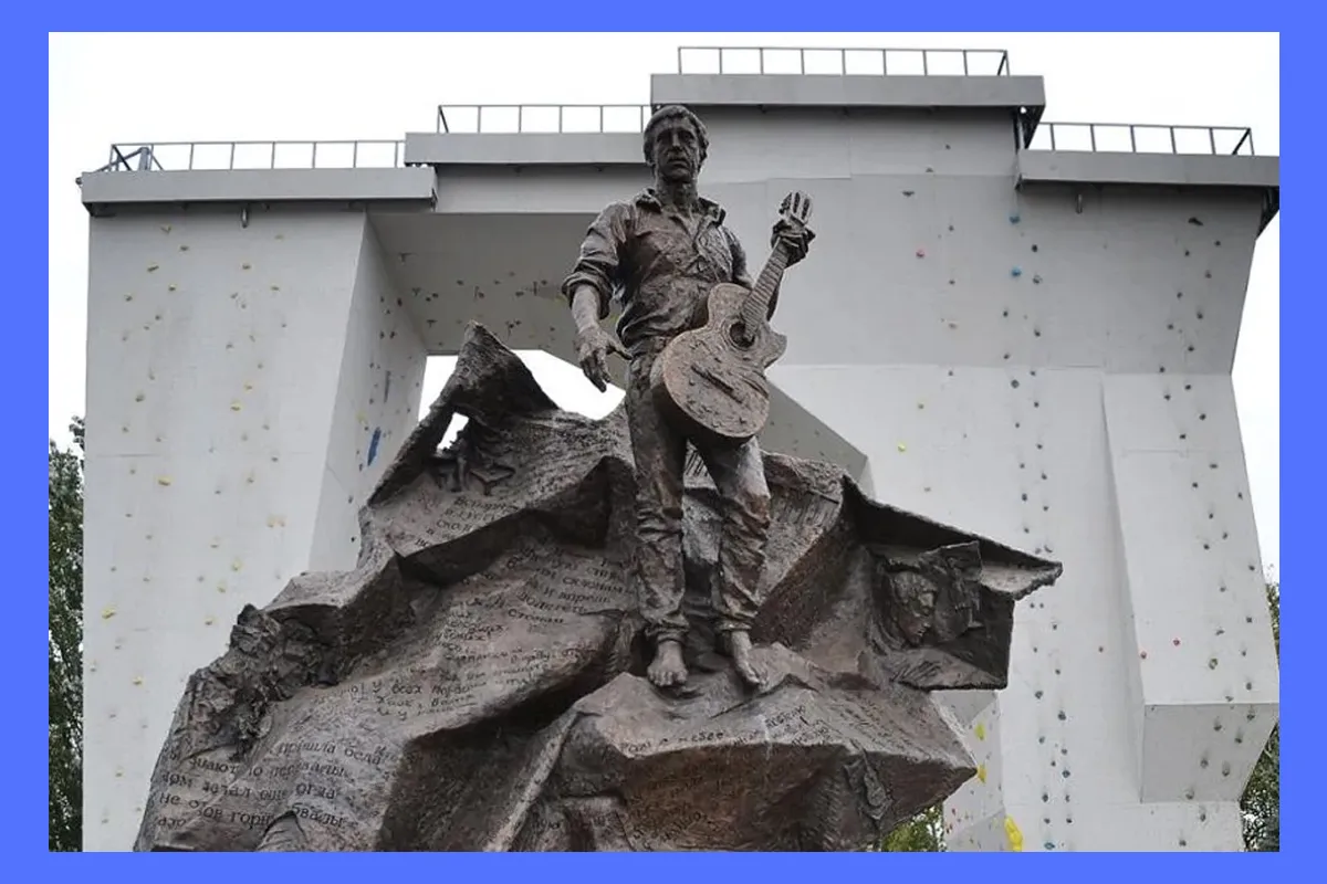 Пам'ятник Висоцький Палац Спорту