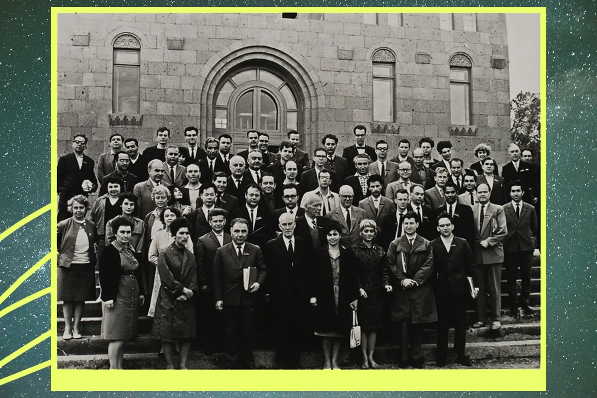 Семен Брауде (у центрі, другий ряд згори), конференція в Єревані.