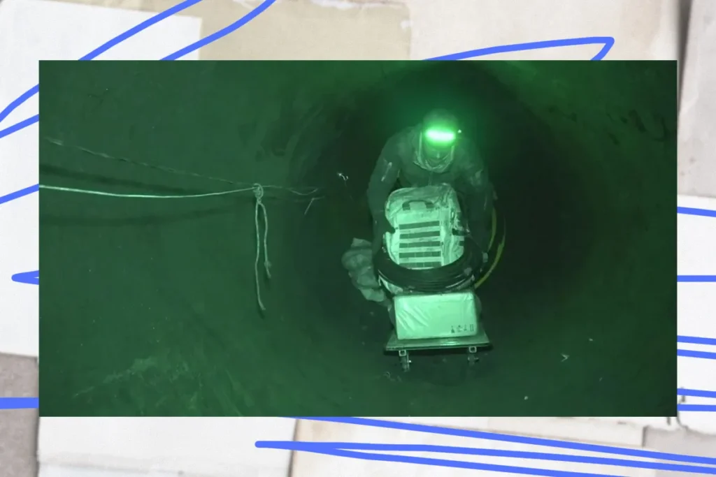 Німецькі будівельники труби біля «дискомобіля» у 1970-х та російські військові в тих же трубах під час повномасштабного вторгнення